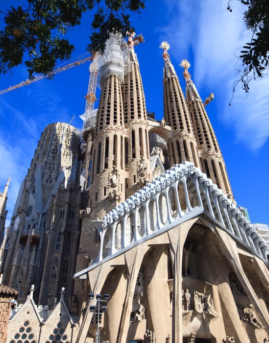 西班牙的建筑和葡萄牙的建筑,西班牙的著名建筑是什么