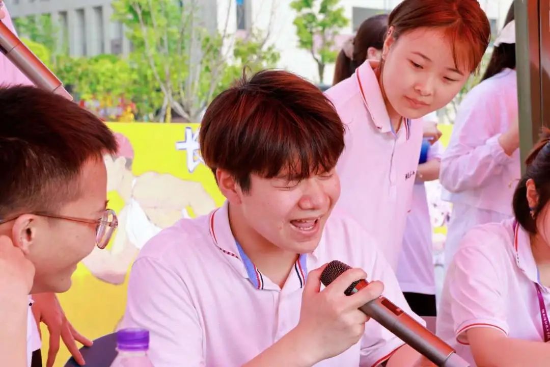 北大青鸟岳阳海纳软件学院女神节,岳阳北大青鸟海纳实训52班