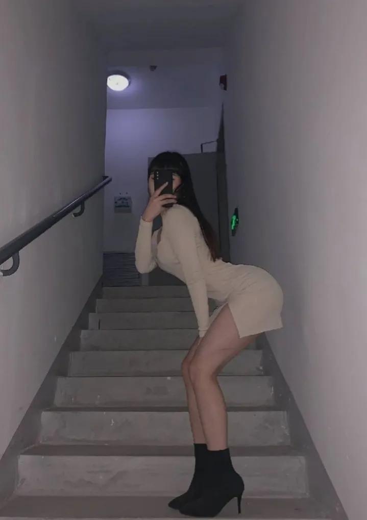 女怕摸腰的老话,女怕摸中男怕摸头什么意思