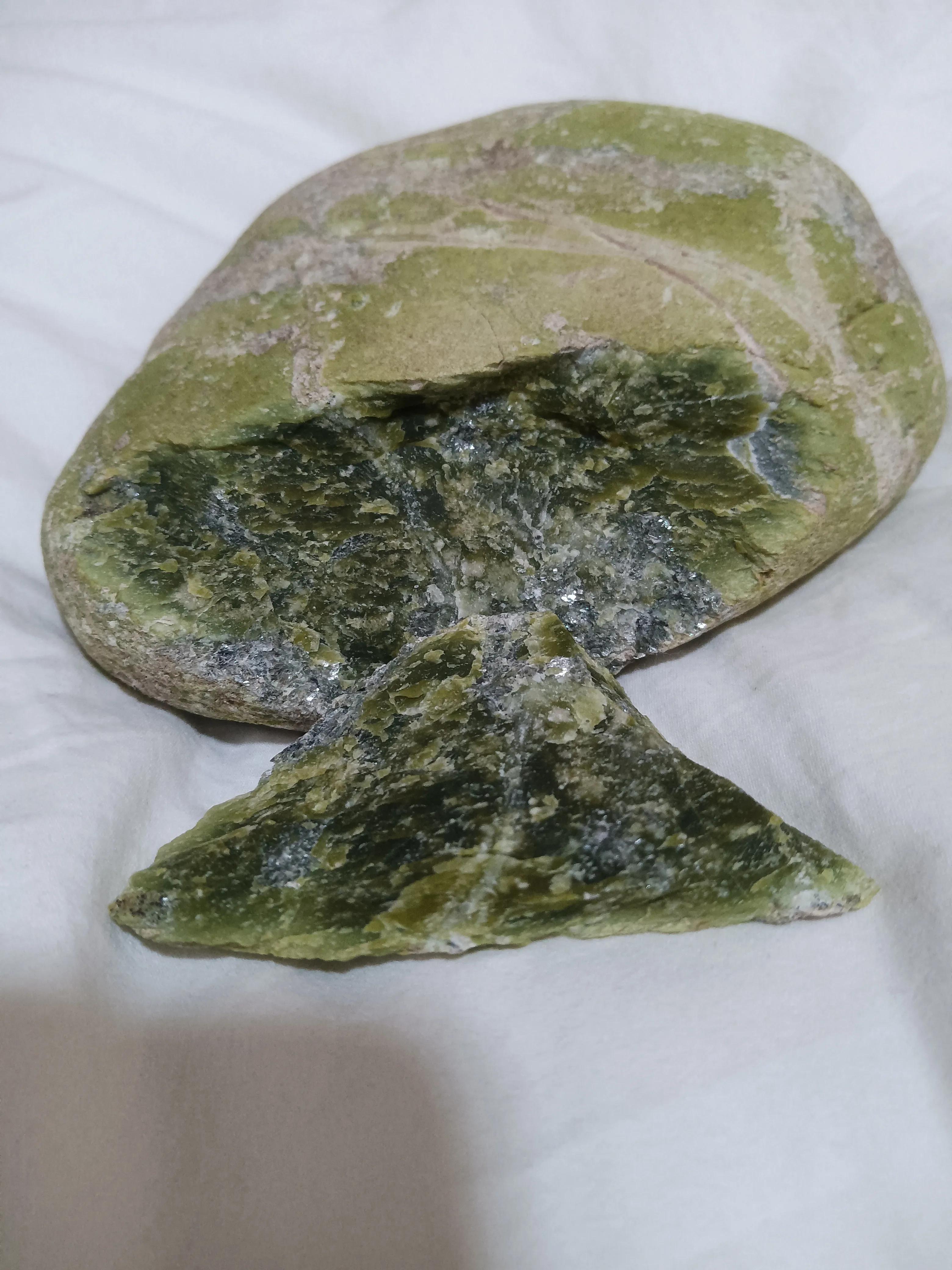 和田玉里有碧玉吗,和田玉戈壁料碧玉值钱吗