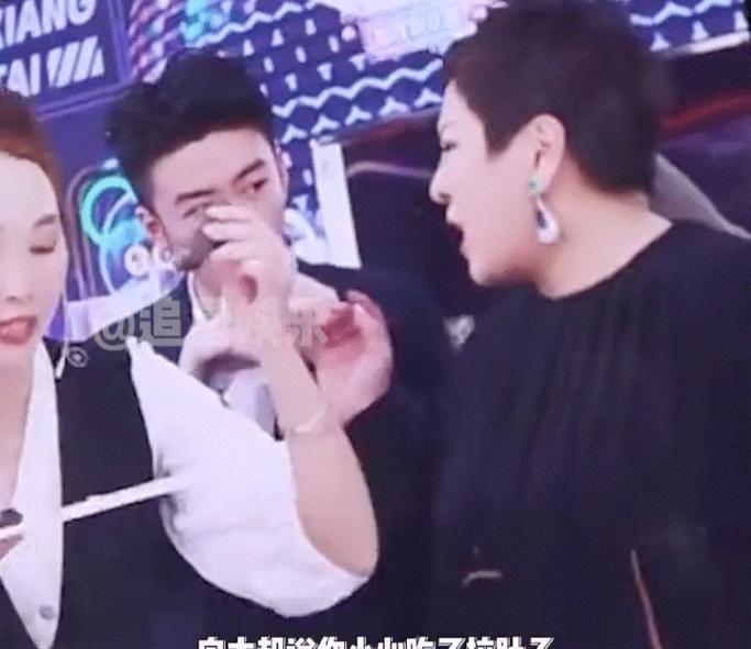 谢娜再谈助理打手机后续,谢娜工作室致歉助理原视频