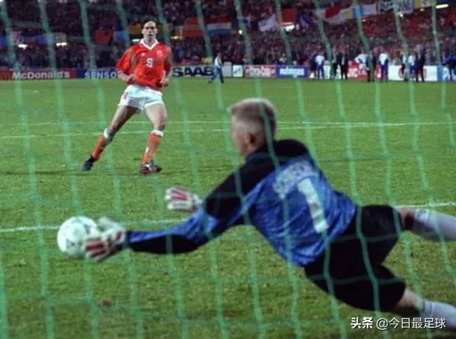 世界足坛十大传奇门将,世界足球历史十大门将排行榜