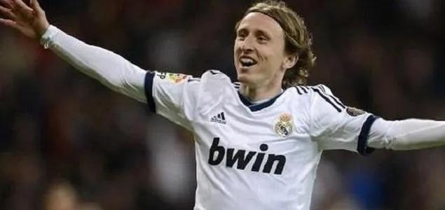 足球大叔小球,足球小将vs足球老将