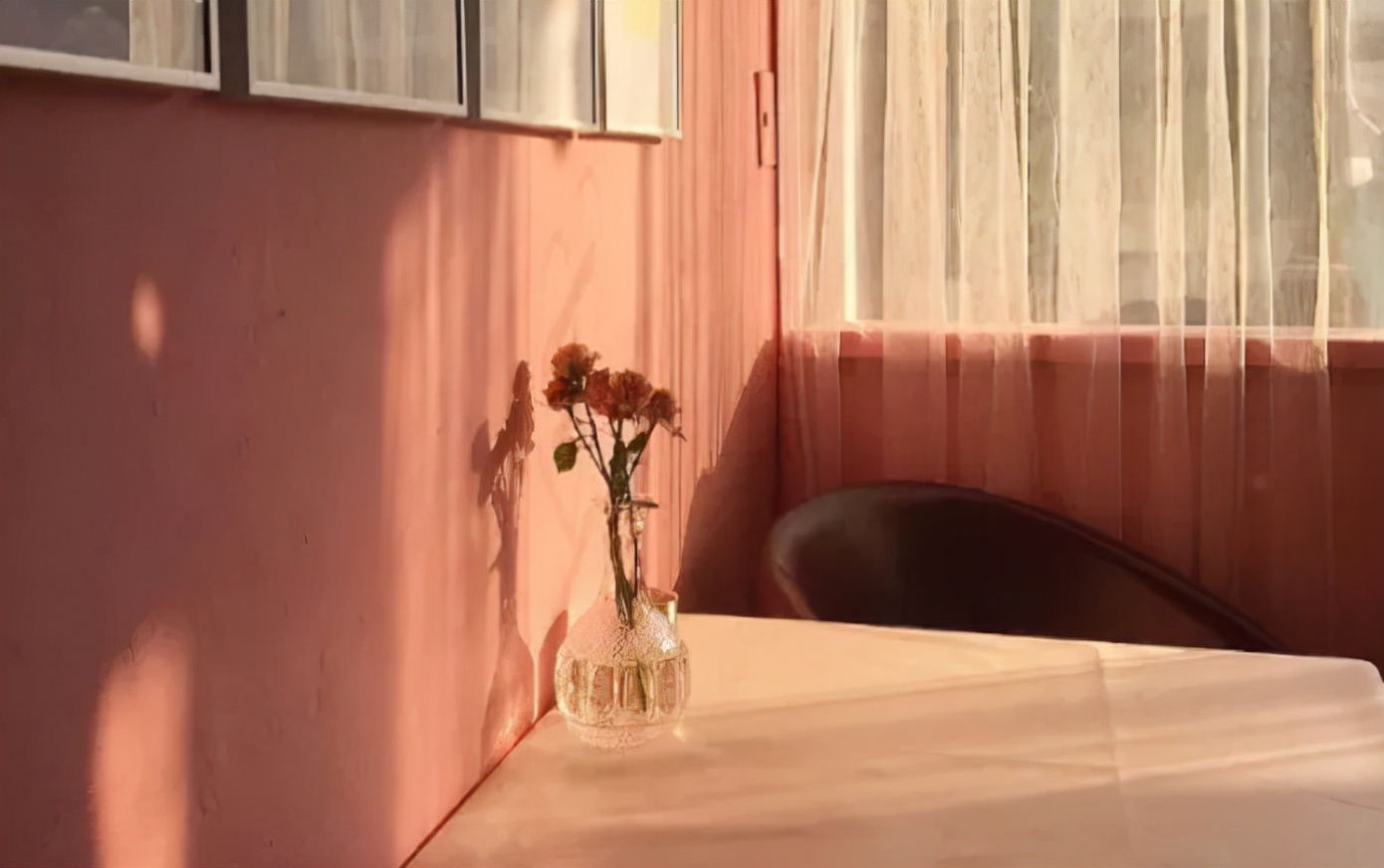 有一种爱，朋友不甘，恋人不敢「晚安电台」