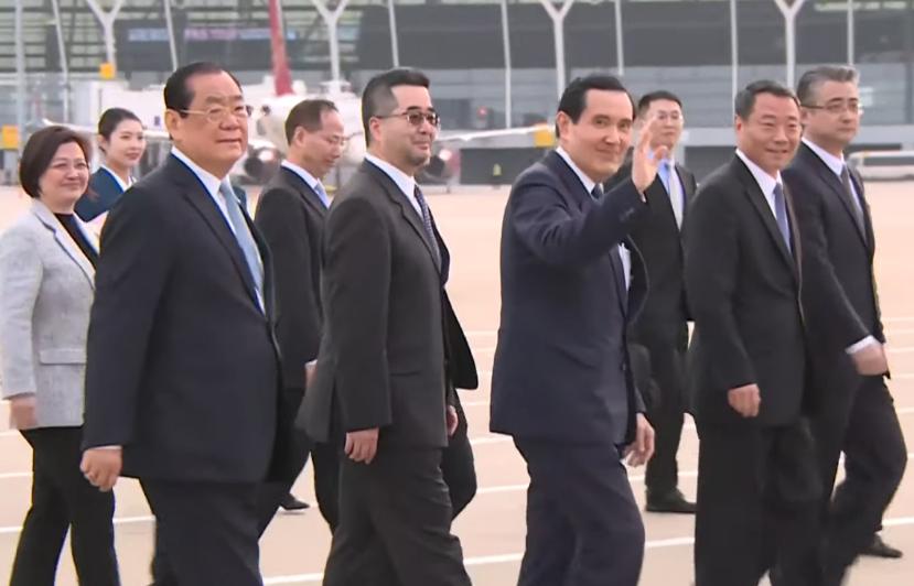 台媒称马英九在大陆获“元首待遇”，这规格真不高，没见过世面？