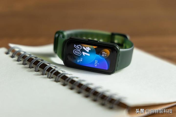 华为智能手环8测评,华为手环8最新款测评