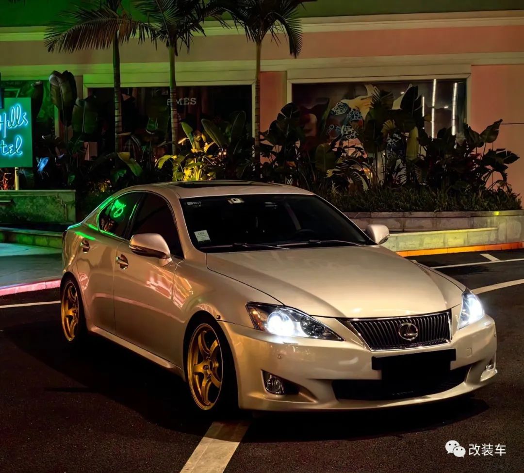 3.5V6+后驱的雷克萨斯IS300，雷车也能玩出烂仔范