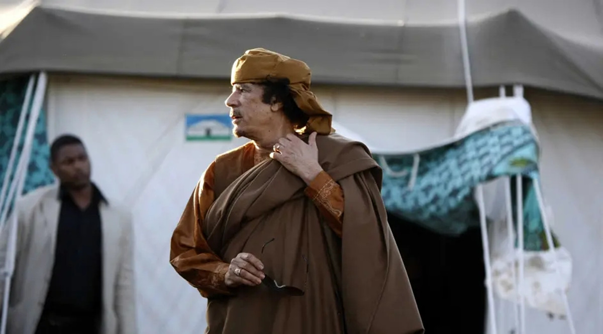 卡扎菲遗体处理,卡扎菲死后被葬在什么地方