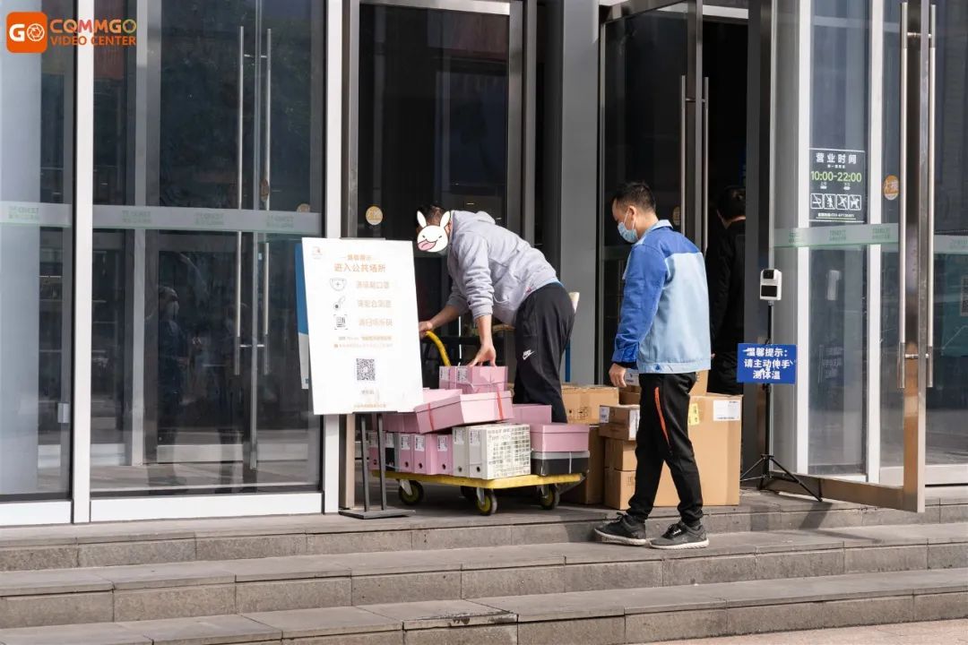 一口气逛了4大商圈，我们久违了的重庆回来了