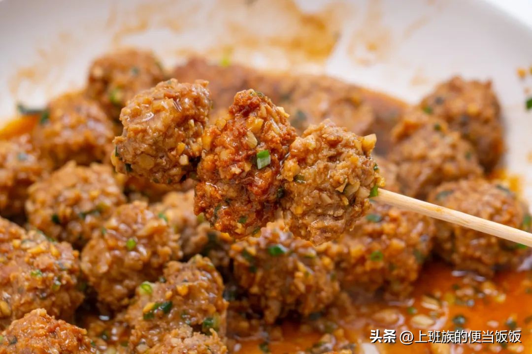 肉丸子里加点白糖好吃吗,怎么做的肉丸子不柴不散