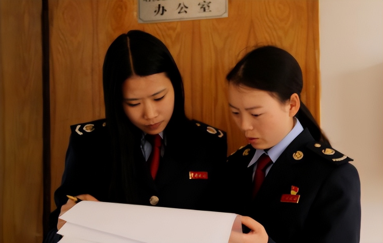 护士教师哪个更有前途,医护人员职业排名