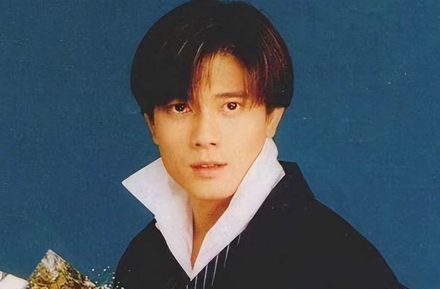 汉奸为什么都是中分头,为什么影视剧里汉奸都是中分