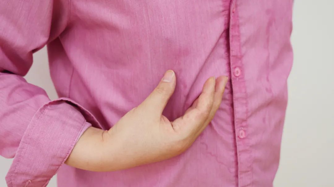 睡到半夜肝不好的症状,睡觉时中途会醒是因为肝不好吗