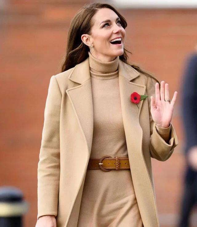 凯特王妃戴60美元耳环优雅依旧，秋日驼色穿搭全身都带货