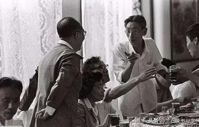 师胜杰拜师侯宝林时多大岁数,侯宝林收师胜杰哪一年