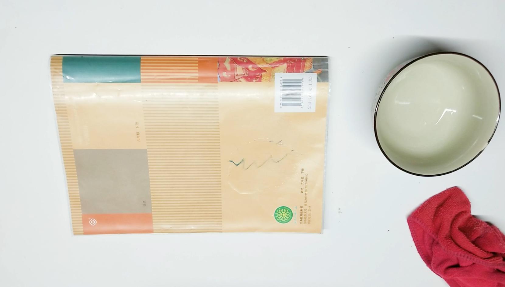 白鞋发黄的清洗方法,白鞋已经发黄了怎么洗白