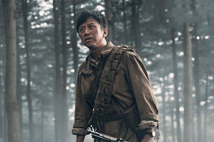 影片中的捏造故事，是艺术品的创作本质，从而实现“自然”