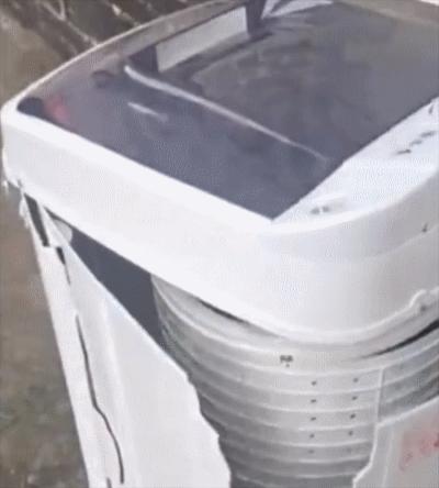 江西女子洗羽绒服，5秒后一声巨响洗衣机爆炸，真正原因找到了