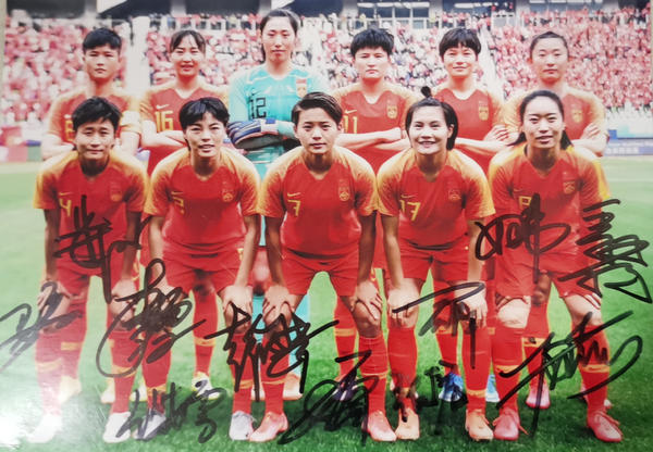 王珊珊夺冠家人的反应,王珊珊夺冠瞬间家人欢呼