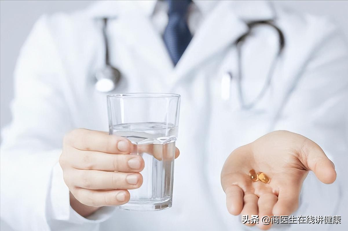 糖尿病人吃了二甲双胍是不是尿黄,糖尿病患者吃二甲双胍有副作用吗