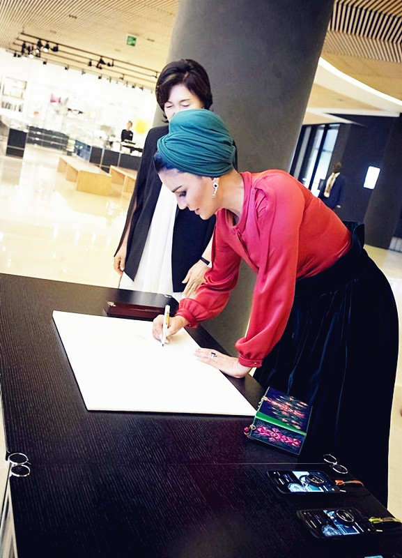 卡塔尔王太后气场,卡塔尔王太后英国女王