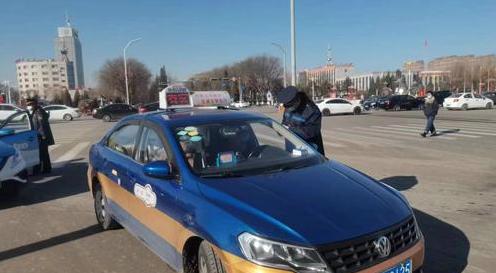 大同23辆违规出租车被罚,鞍山13辆出租车被曝光