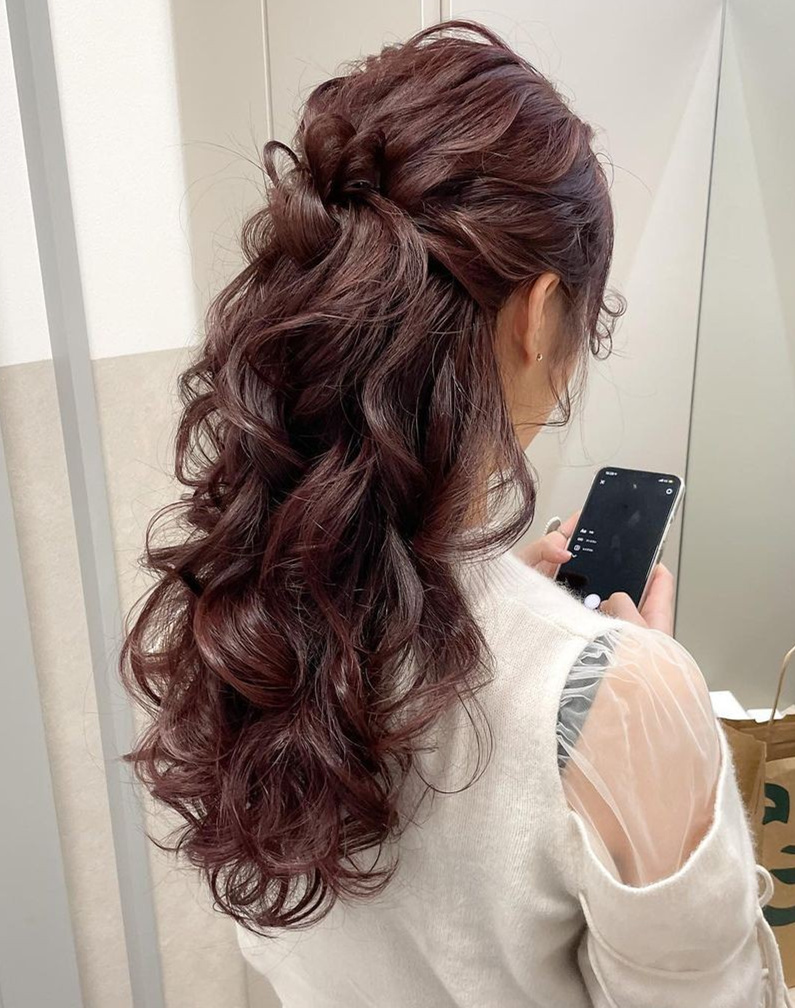 半披半扎卷发简单又好看,烫完羊毛卷发型怎么扎好看