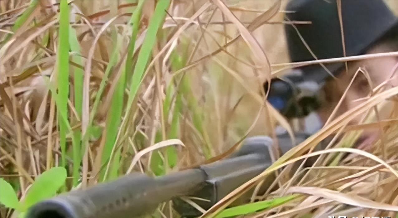 狂野诱惑！超辣女王舔刀瞬间！