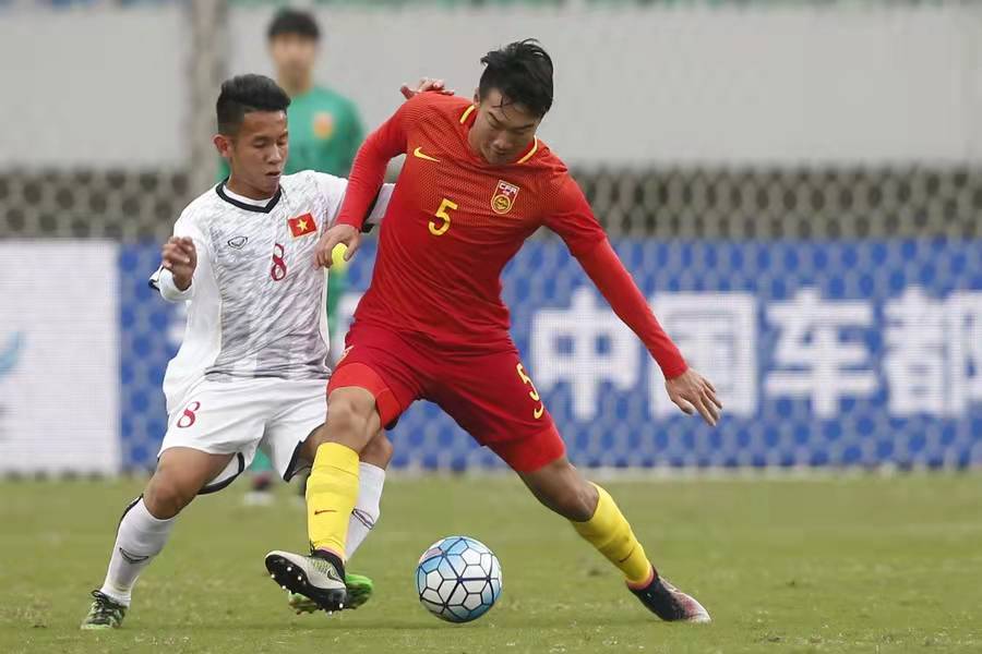 韦世豪独中两元,韦世豪自评中国足球