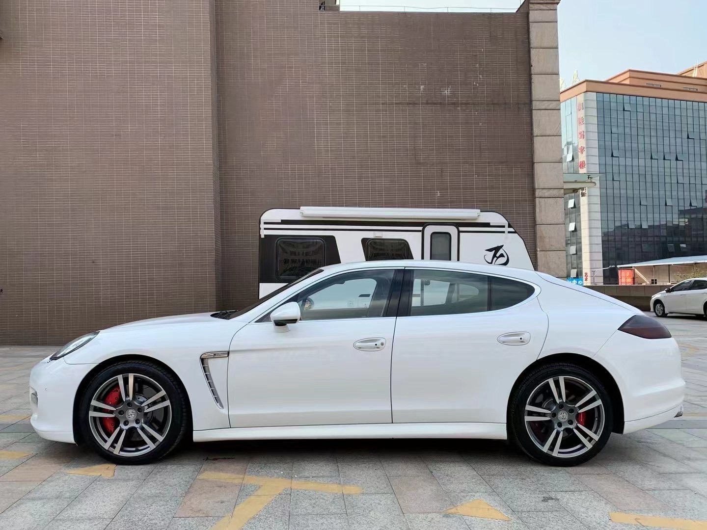 男子卖帕拉梅拉,男子花10万买了一辆保时捷