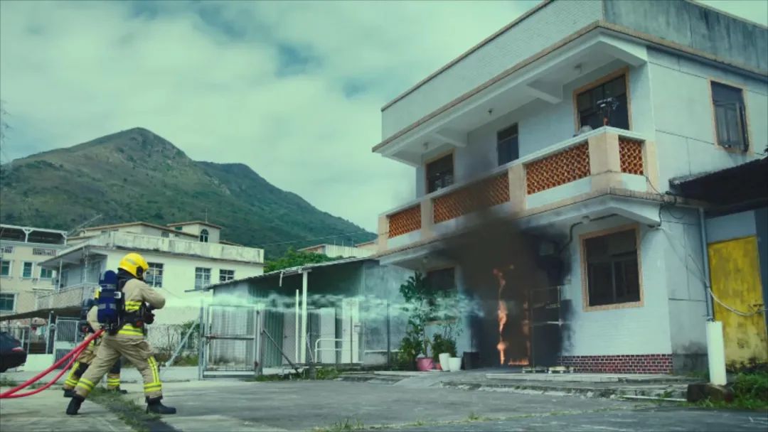 4集就下线8人，演员大换血，刚播就上17个热搜，《法证5》真爆了