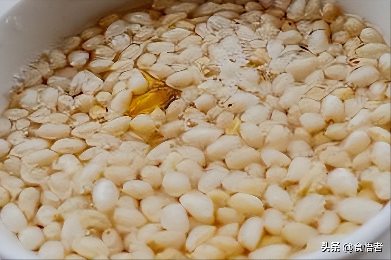 云南哈尼族彝族自治州习俗,云南彝族的特色美食有哪些呢