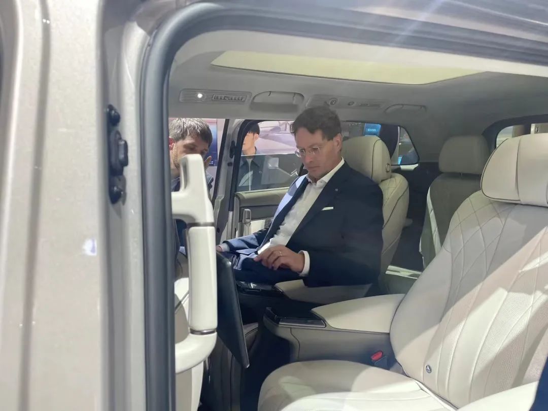 上海车展雷军看了什么车,雷军谈北京车展印象最深刻的车