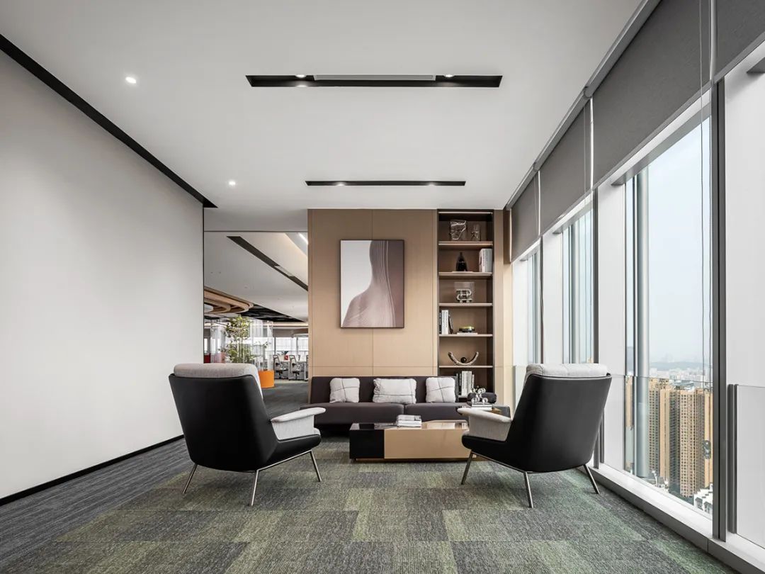 “打翻了”调色盘设计的办公室原来长这样！