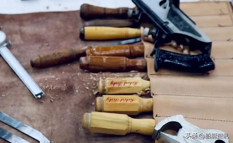 这家重生的造船商正在使用3d技术创造现代的红木经典游艇