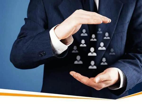 对手抢顾客,竞争对手在对面开店布局