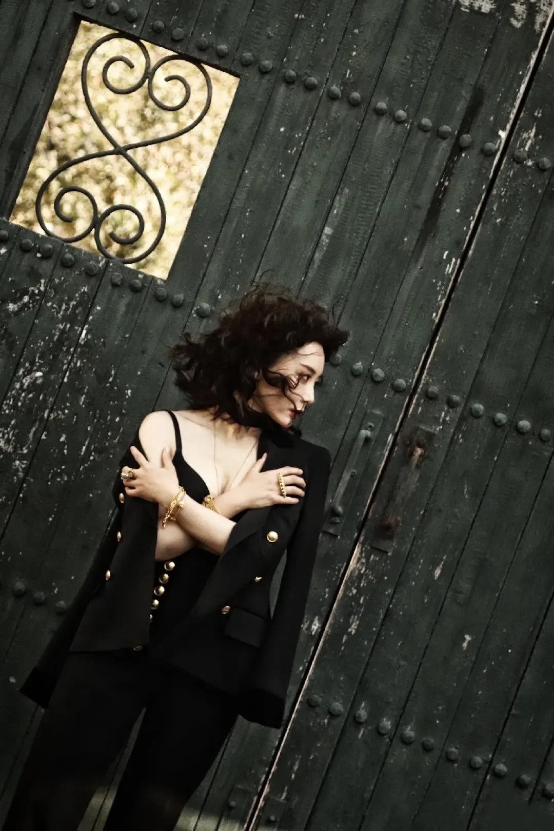 陈数时尚写真百变造型气场十足,帅姐姐陈数穿黑色西装