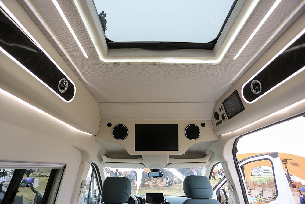 上汽大通房车新款房车,2.5米高上汽大通纯电科技智能房车