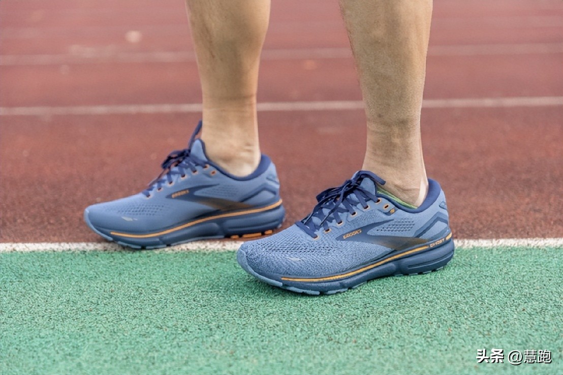 灵动飘逸的脚感你体验过吗？这双跑鞋可以给你答案
