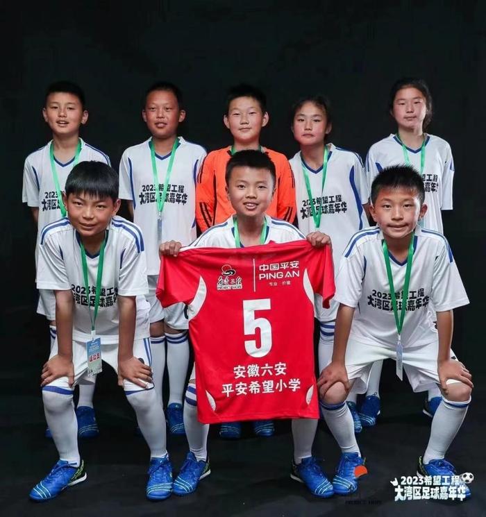 辛巴为共同发展而贡献自己的力量,辛巴不断改变自己做公益