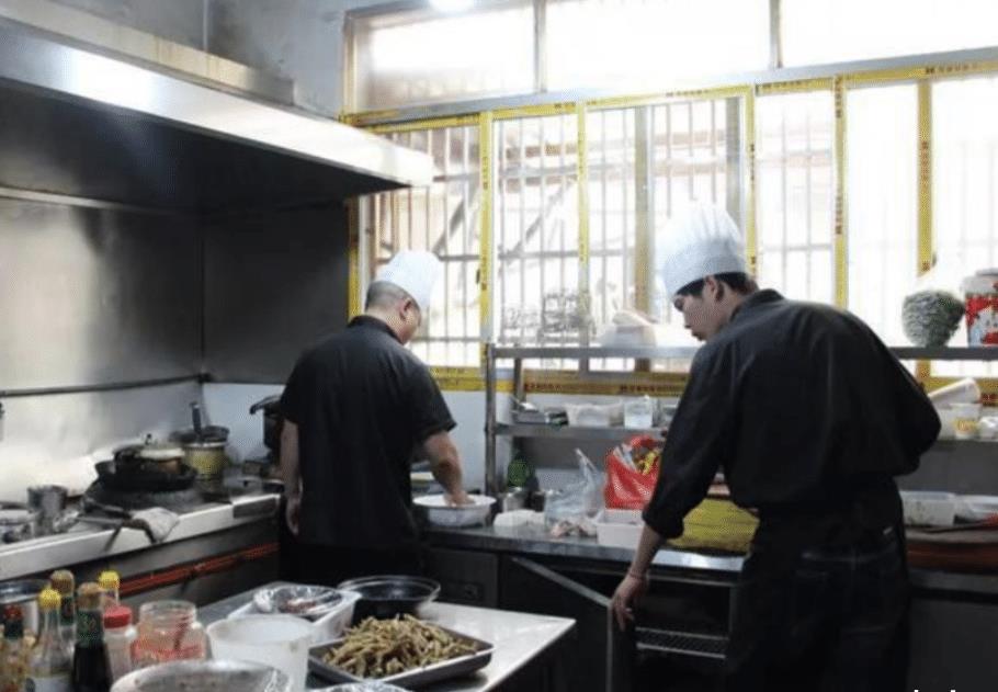 男人杀人26年后落网,男子杀人潜逃19年