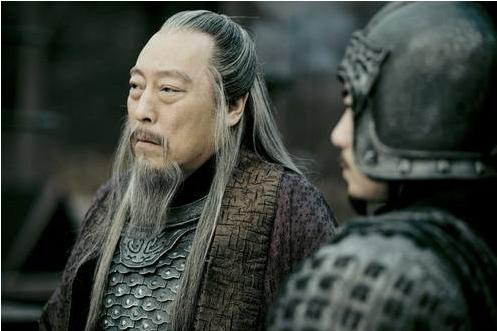 曹操为什么叫乱世之枭,曹操被世人誉为什么