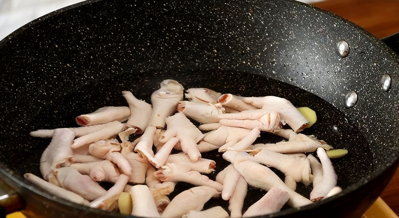 鸡爪怎么做好喝又营养,鸡爪如何做好吃有营养