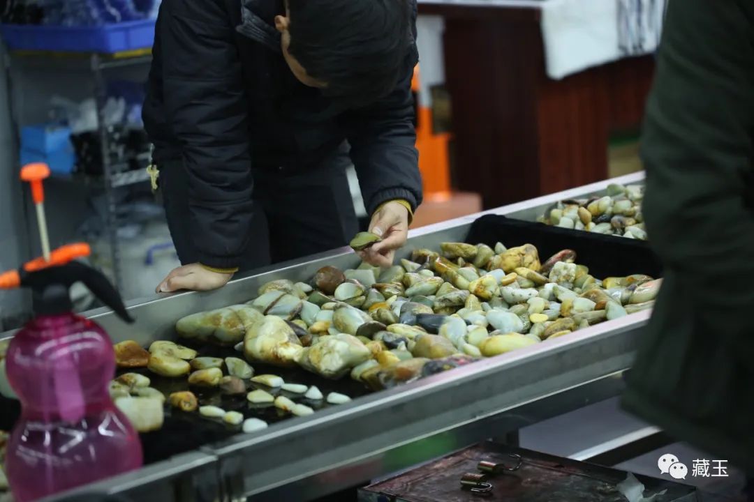 高端和田玉籽料市场的今年现状,现在和田玉籽料市场现状