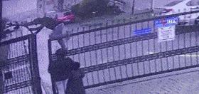 冰糕掉了一半,冰糕化在地上干了怎么清理