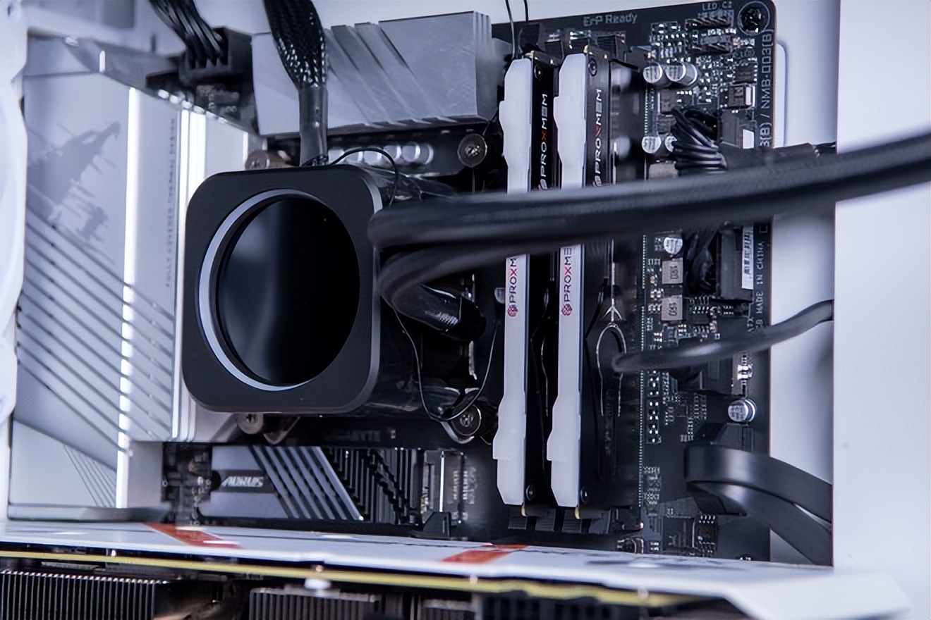 探索ADie性能上限！博德斯曼DDR56800开启高带宽与低延迟模式