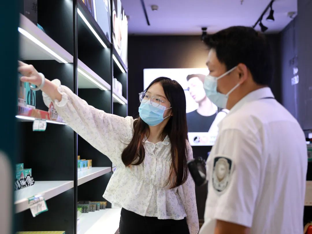 校园普法常态化保驾护航未成年,未成年人普法走进课堂