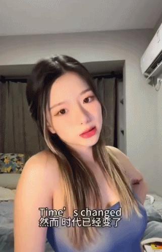 顶腮、挑眉、摸鼻子…全网美女都在模仿“普信男”，细节太到位！