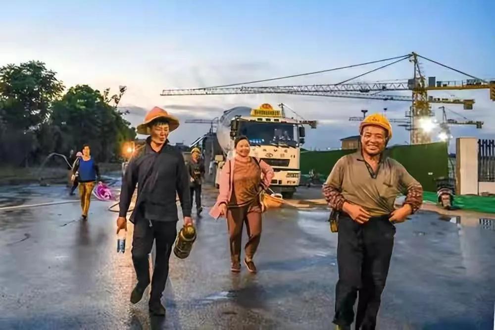 农民工更名产业工人有什么好处,农民工怎么成为有五险的工人