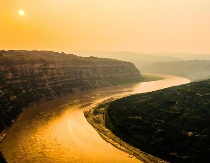 离谱！开天辟地头一遭，农民用黄河水浇地，竟然也要收费了？